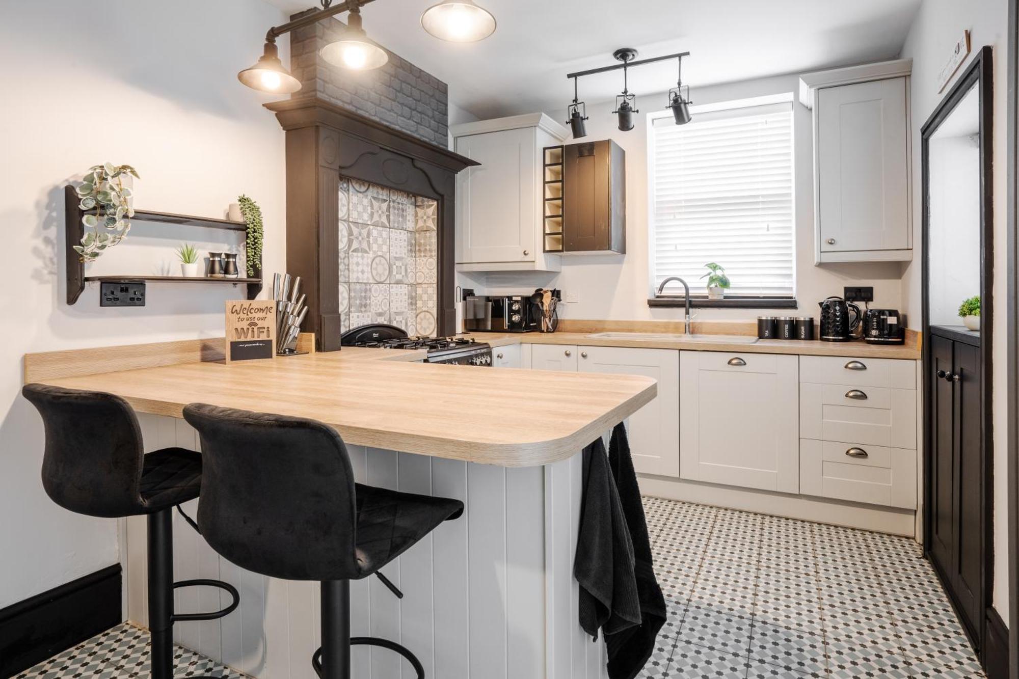 Swiss Haven - Spacious 3 Bedroom House Liverpool Exterior photo