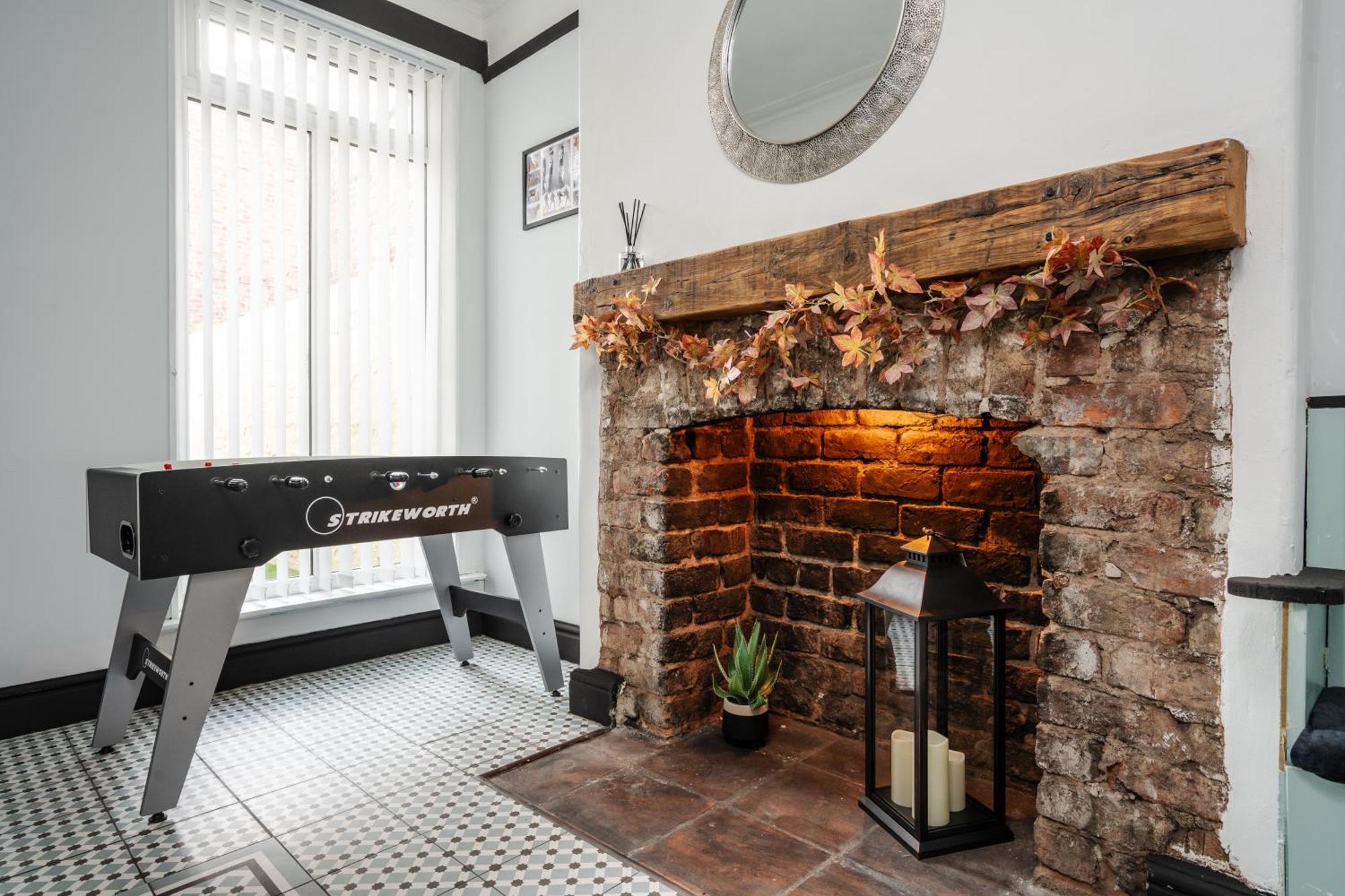 Swiss Haven - Spacious 3 Bedroom House Liverpool Exterior photo