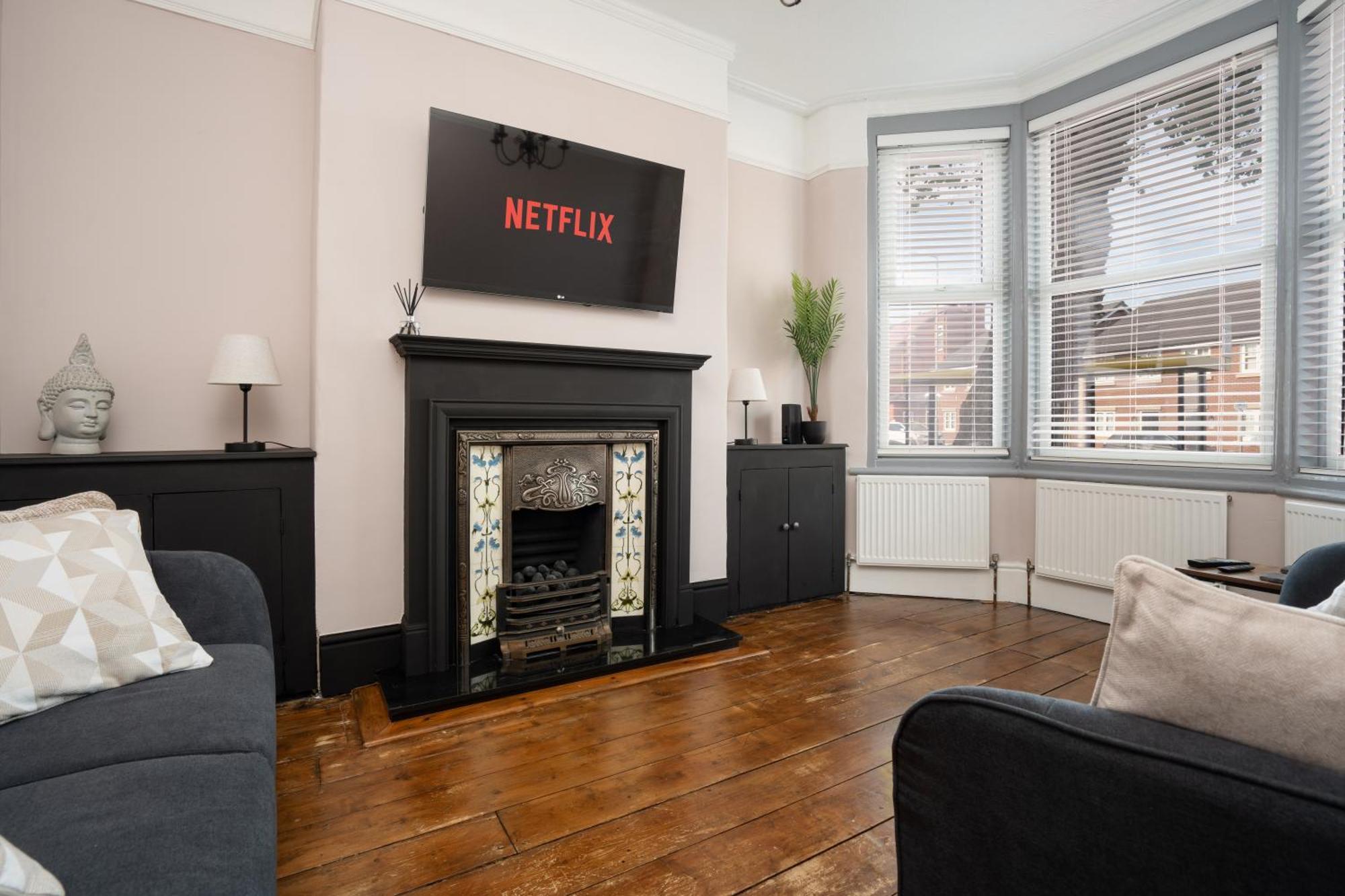 Swiss Haven - Spacious 3 Bedroom House Liverpool Exterior photo